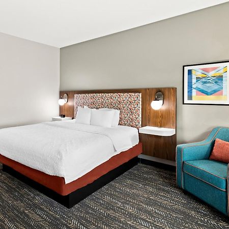Hampton Inn Лонгвью Экстерьер фото