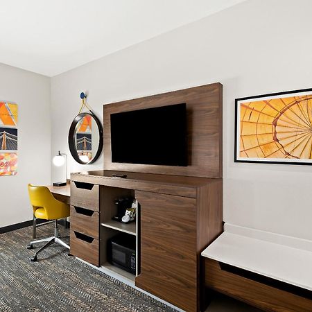 Hampton Inn Лонгвью Экстерьер фото