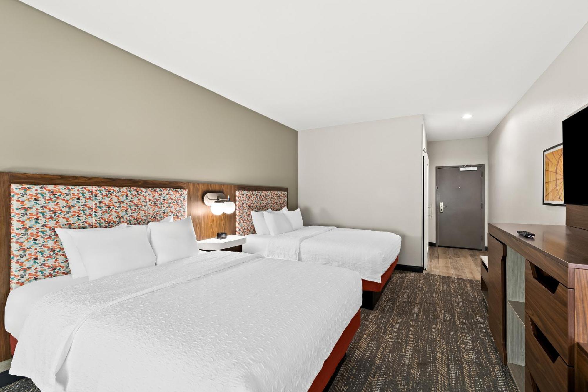 Hampton Inn Лонгвью Экстерьер фото